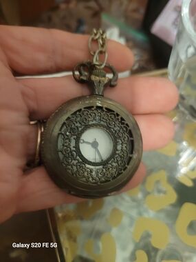 Vintage-Inspired Bronze Pocket Watch Necklace - Women Jewelry